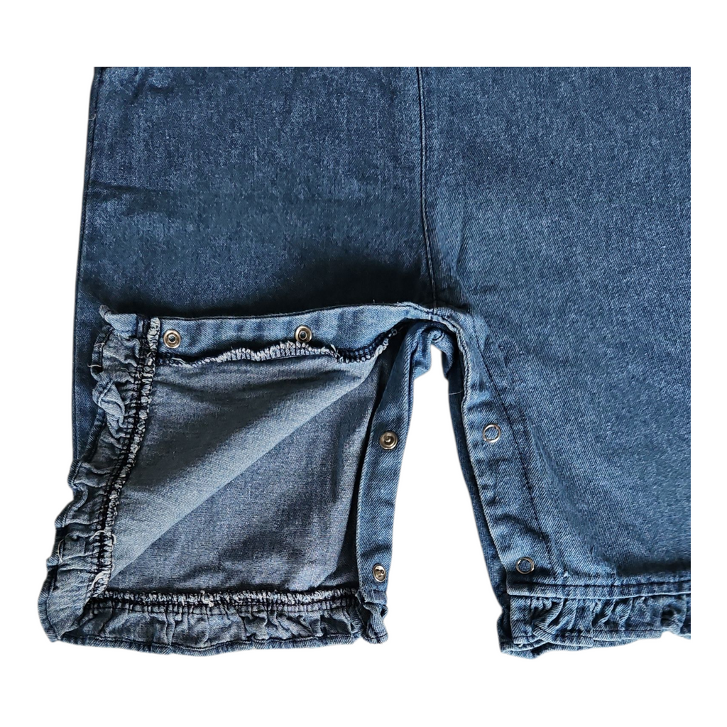 Ensemble bébé fille en coton denim – Boutons pression & froufrous chevilles